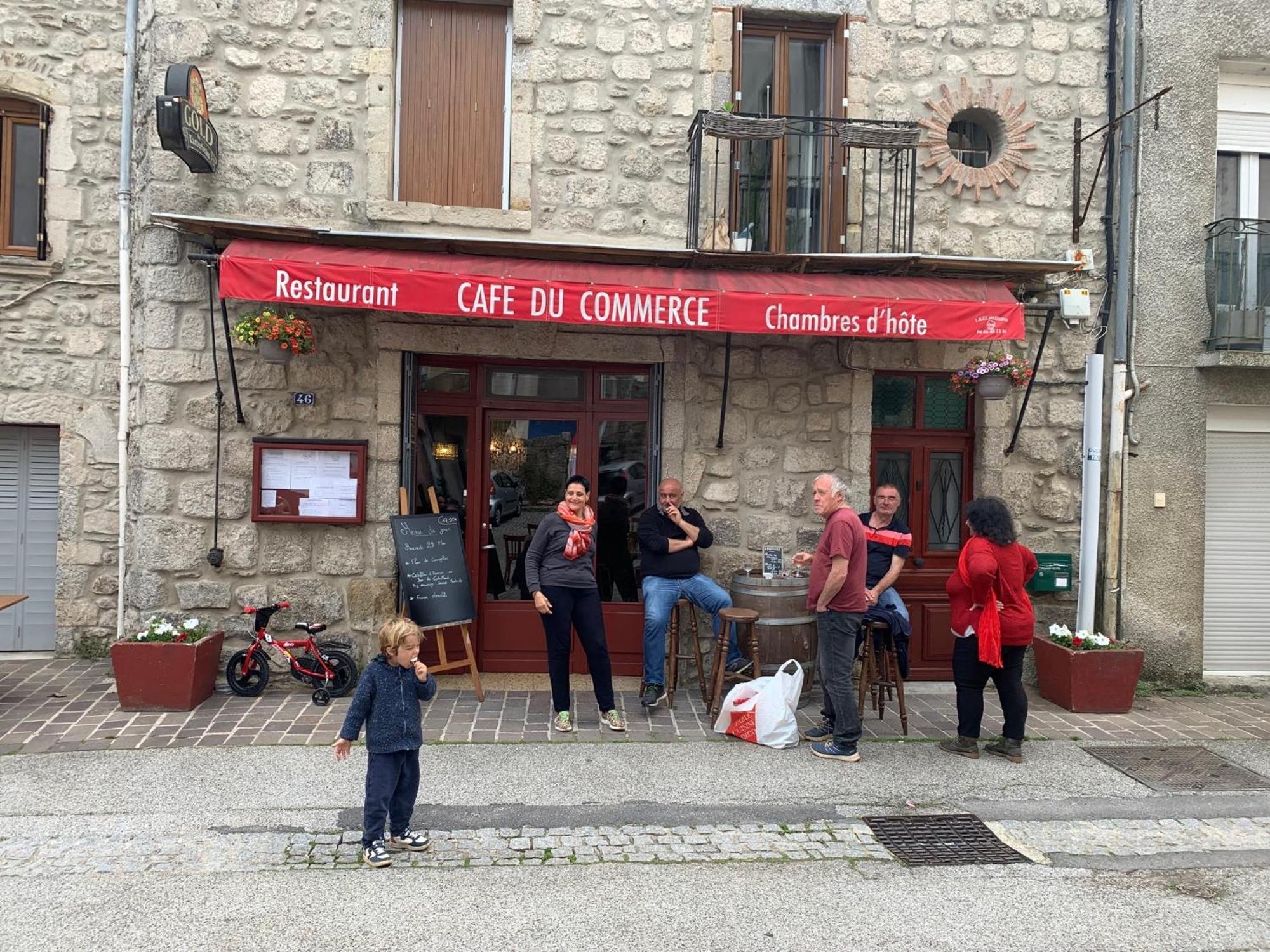 Café du commerce Genolhac Exterior foto